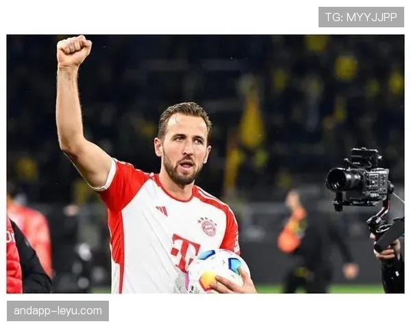 凯恩帽子戏法闪耀德甲，强势表现引爆球迷热议