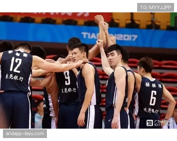 亨克中场闪耀赛场,助球队斩获关键胜利迎状态回升 亨克中场闪耀赛场,助球队斩获关键胜利迎状态回升