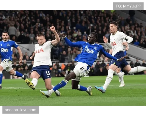 埃弗顿比赛节奏暴露短板,整体表现与战术执行力亟待提升