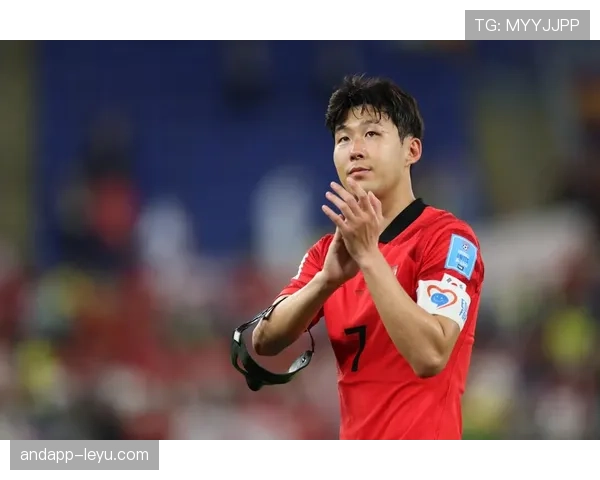 孙兴慜身价像天文数字，宿舍里那张学生时代小桌子把我震得怀疑人生