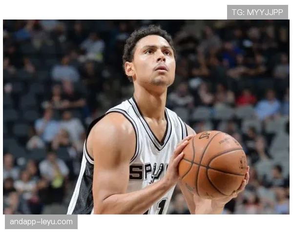 德斯蒙德·班恩无球跑位积极提升三分命中率明显超过赛季初